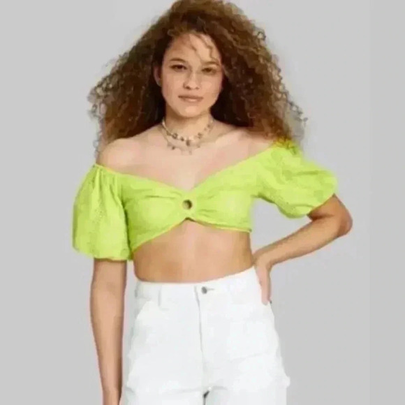 wild fable Tops - Wild Fable Puff Sleeve Keyhole Lace Up Back Crop Top